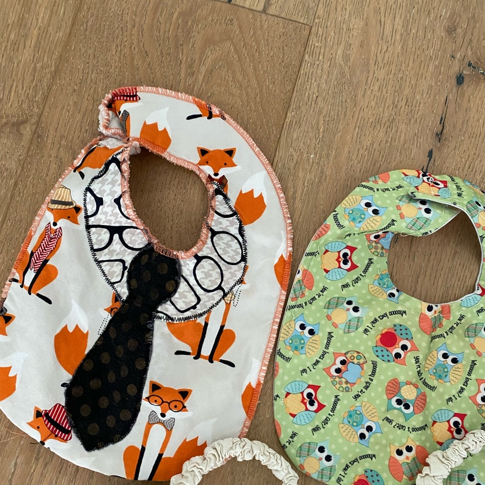 Kids Bib Set with Fun Patterns - Picture 3 of 3